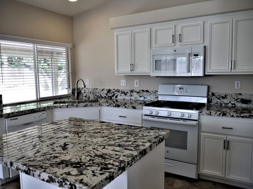 45945 La Reina Ct, La Quinta, CA 92253-7239