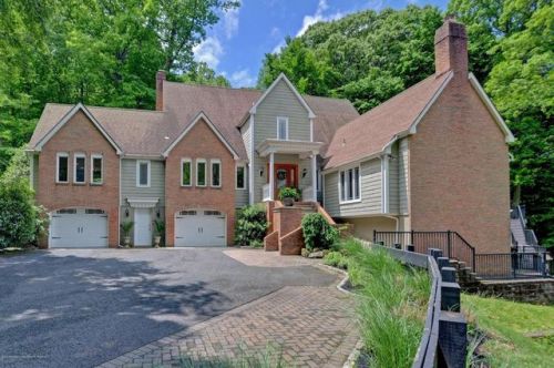 7 Shadow Ridge Ct, Holmdel Village, NJ 07733-1831
