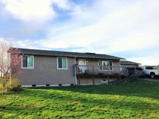 503 Emerald Ln, Rainier WA  98576-9598 exterior