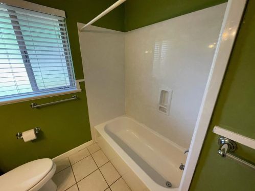 7607 Creston Ln, Austin TX  78752-1326 exterior