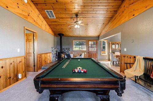 15441 Glenshire Dr, Truckee CA  96161-1306 exterior
