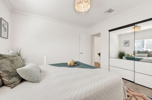 1755 Glenwood Rd, Glendale CA  91201-1543 exterior