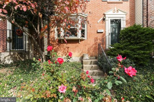 161 Annandale Rd, Falls Church, VA 22046-4402
