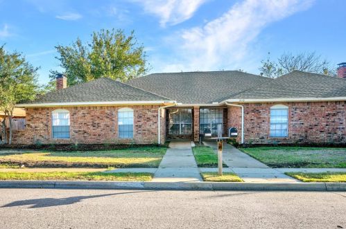 2108 Teakwood Ln, Plano TX  75075-2040 exterior