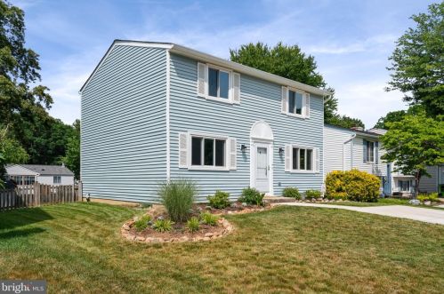 8286 Wold Den Ct, Springfield, VA 22153-3809