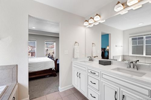 7370 Old Hammer Way, Aurora CO  80016-6115 exterior