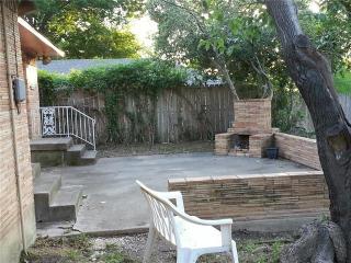 2731 Alco Ave, Dallas TX  75211-2732 exterior