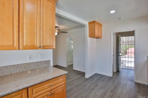 2401 Stanford St, Santa Ana CA  92704-3528 exterior