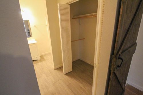 6705 Canal St, Austin TX  78741-3501 exterior