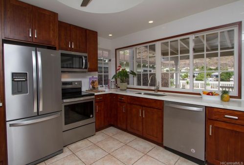 6857 Niumalu Loop, Honolulu HI  96825-1646 exterior