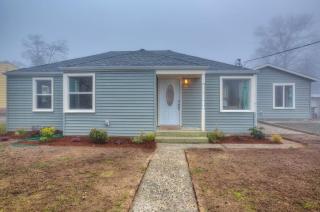 13726 8 Ave, Seattle WA  98177-3957 exterior