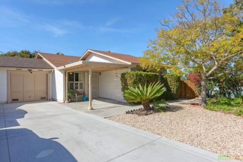 1371 Panorama Ridge Rd, Oceanside, CA 92056-2217