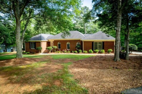 2590 Honey Creek Rd, Conyers, GA 30094-3434