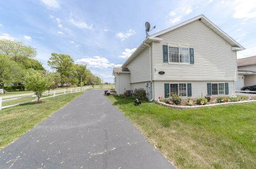 535 Rosedale Ave, Waukegan, IL 60085-5877