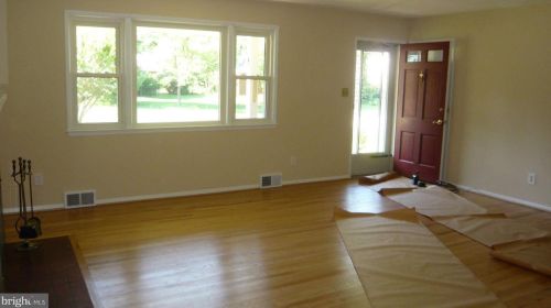 7511 Inzer St, Springfield VA  22151-2922 exterior