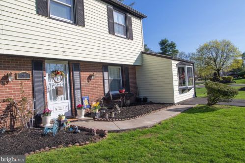 25 Partridge Turn, Willingboro, NJ 08046-2612