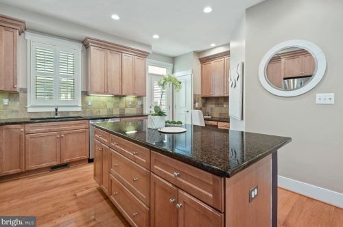 2737 Linden Ln, Silver Spring MD 20910-1212 exterior