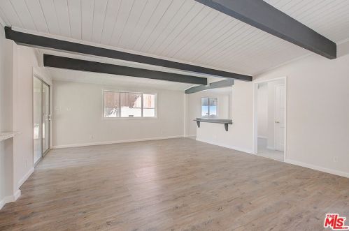 7831 Peachtree Ave, Van Nuys CA  91402-6513 exterior