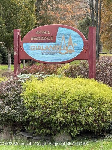 336 Everett Rd, Lincroft, NJ 07738-1105