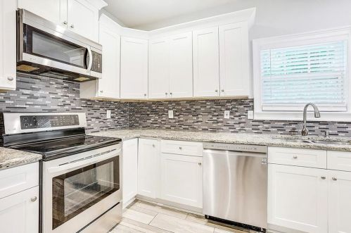 246 Lakeview Dr, Stockbridge GA  30281-6100 exterior