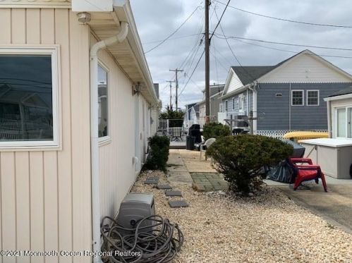 100 Penguin Way, Lavallette, NJ 08735-1234