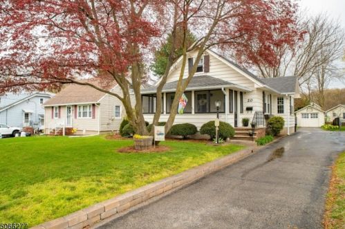 20 Woodward Ave, Bloomingdale, NJ 07403-1504