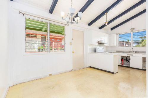 2015 Kealoha St, Honolulu HI  96819-4130 exterior