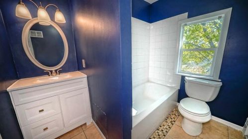 1736 Ames Pl, Saint Paul MN  55106-2954 exterior