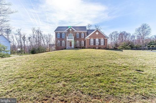 9054 John Sutherland Ln, Lorton, VA 22079-3474