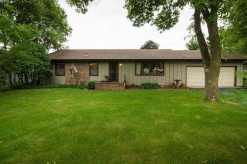 9532 Penn Cir, Minneapolis, MN 55431-2425