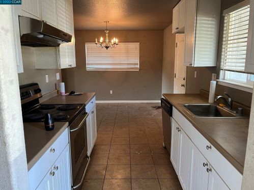 4832 Cherokee Dr, Concord, CA 94521-2120