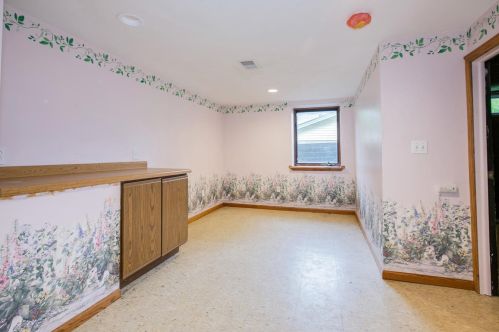 1103 Gresham Ave, Saint Paul MN  55128-5813 exterior