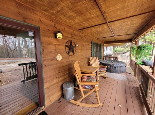 750 Lemmon Ln, Ellijay, GA 30540-8717