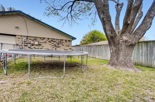 2310 Denmark Dr, Garland TX 75040-4304 exterior