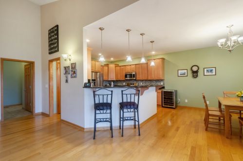 1613 Parkside Dr, Sycamore IL  60178-3313 exterior