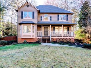 4907 Willow Creek Dr, Marietta, GA 30066-1241