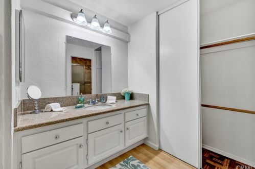 279 Streamwood, Irvine CA  92620-1944 exterior