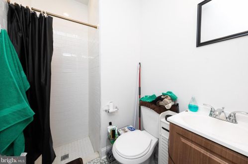 2244 16 St, Philadelphia PA 19132-4419 exterior