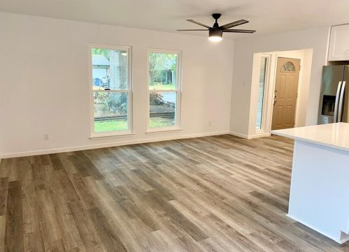 2600 Carlow Dr, Austin TX  78745-4300 exterior