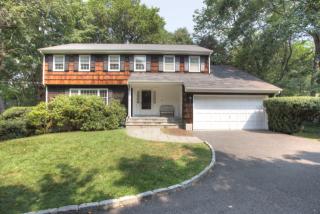 10 Rainbow Dr, Riverside CT  06878-1013 exterior