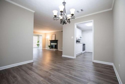 101 Country Park Dr, Smyrna GA  30080-8215 exterior