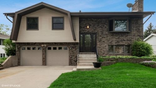 146 Schick Rd, Hanover Park, IL 60108-1563