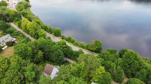14 Bridge St, Hallowell, ME 04347-1126