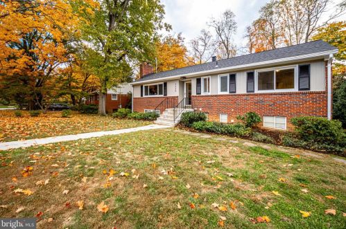 7325 Pinecastle Rd, Falls Church, VA 22043-3057