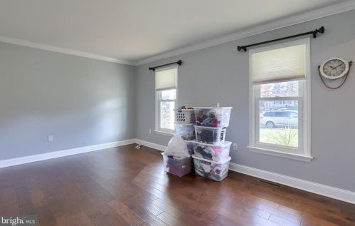 1551 Dunmore Dr, Lancaster PA  17602-1247 exterior