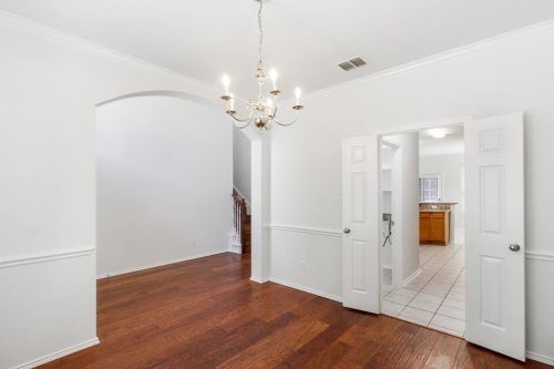 950 Grn Pond Dr, Garland TX 75040-1075 exterior