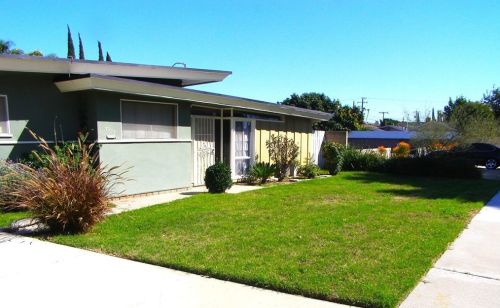 7337 Irwingrove Dr, Downey, CA 90241-2012