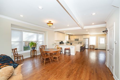 6552 Oxford Ave, Chicago, IL 60631-1529