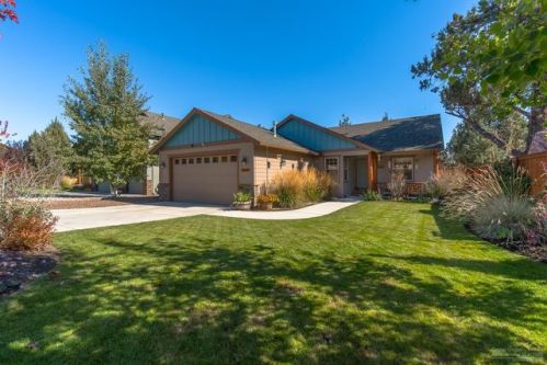 2000 41st St, Eagle Crest, OR 97756-7208
