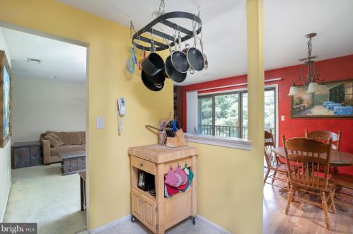 76 Wyndham Pl, Trenton NJ 08691-3126 exterior